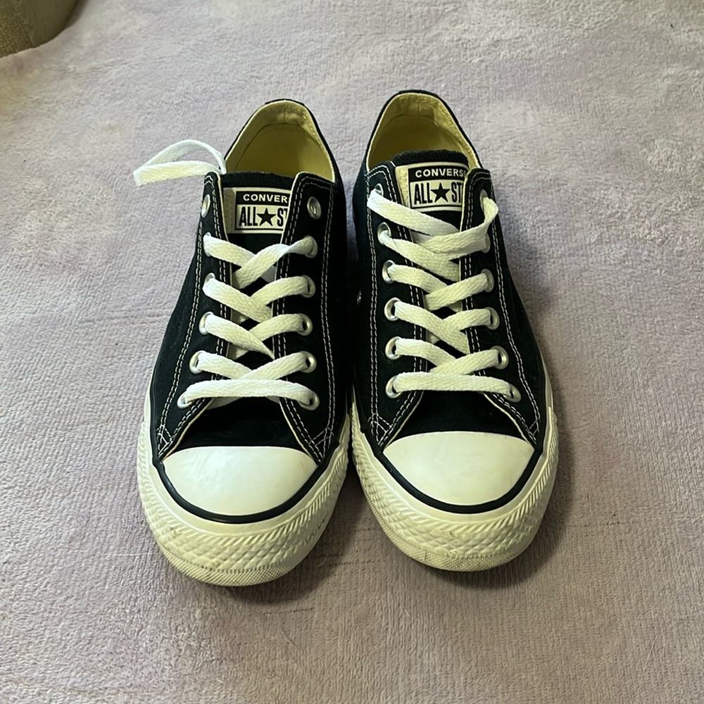 Black Converse women’s 8.5 men’s 6.5